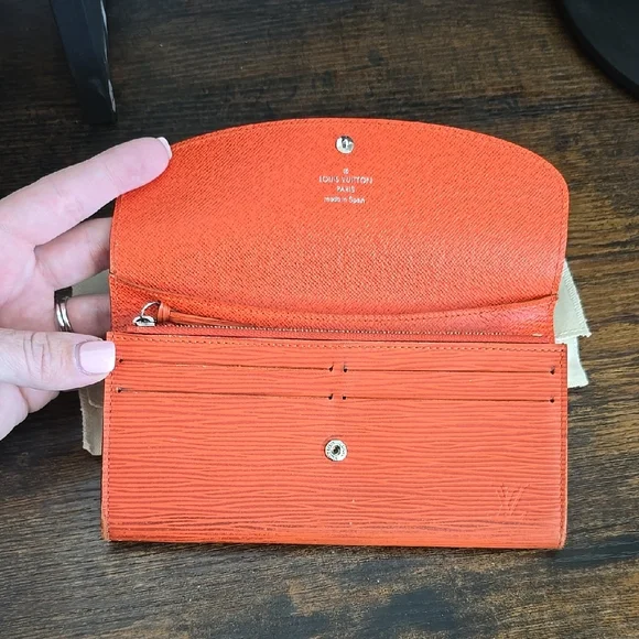 Louis Vuitton Orange Epi Emilie Wallet - Picture 10 of 16